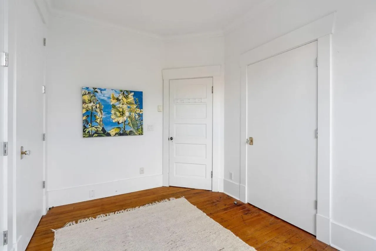 Beautiful, Newly Renovated Creek Home Vancouver